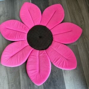 Blooming bath for babies pink flower